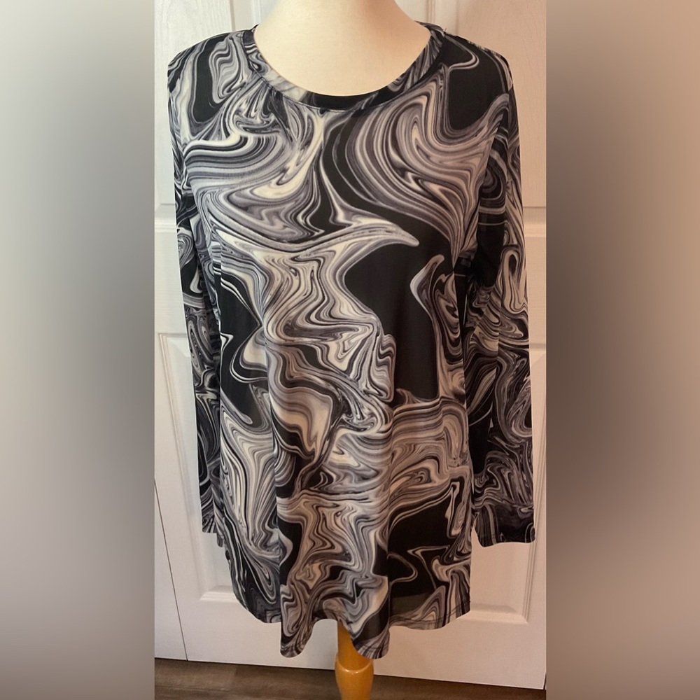 Logo‎ Layers by Lori Goldstein Black White Tunic Top Semi Sheer Size Large
